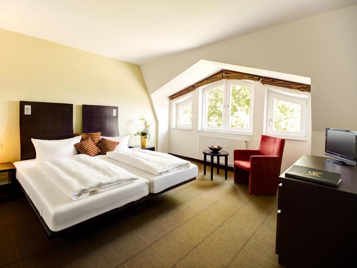 Germania Hotel Am Schlosspark Meyenburg  외부 사진
