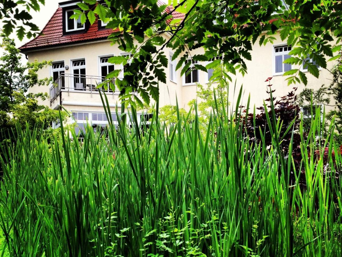 Germania Hotel Am Schlosspark Meyenburg  외부 사진