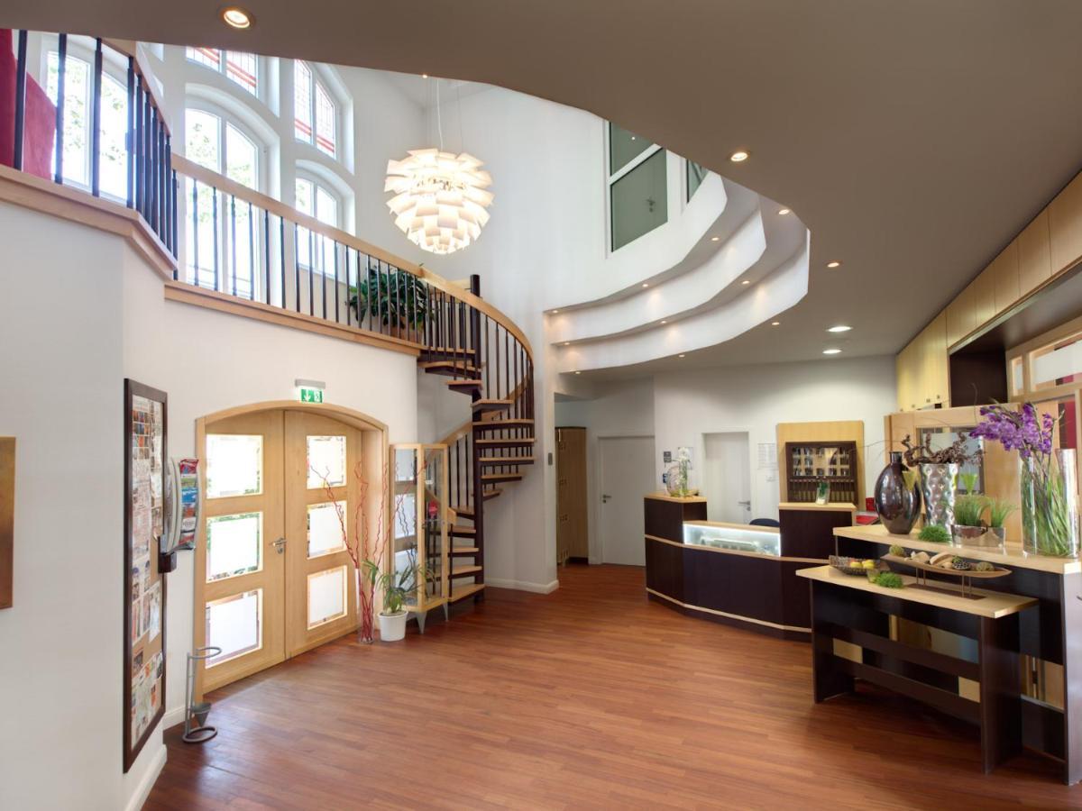 Germania Hotel Am Schlosspark Meyenburg  외부 사진